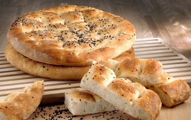طريقة عمل الخبز التركي ذات طعم مميز ورائع جداً