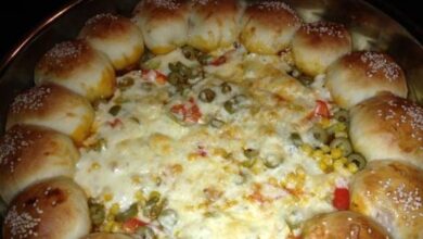 Photo of البيتزا بمكونات بسيطة وطريقة سهلة بالصور