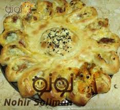 خطوات عمل البيتزا الهشة بسيطة وبشكل مختلف بالصور