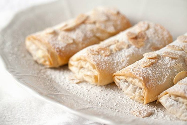 طريقة عمل بقلاوة باللوز والموزاريلا