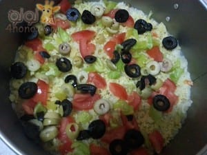 طريقة عمل بيتـزا البطاطس بالجبنة و الخضار بالصور