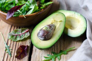 متي يمكنك تقديم الافوكادو في طعام طفلك