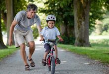 بخطوات عملية يمكنك اشراك الزوج في تربية الاطفال