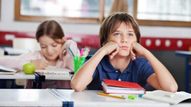 اسباب السرحان عند الاطفال في المدرسة والبيت وطرق العلاج