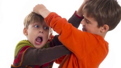 الضرب بين الاطفال ما تسيبش حقك اللى يضربك اضربه