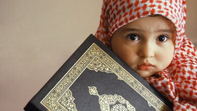 كيف نحدث الطفل عن الله ومن أي عمر نبدأ؟