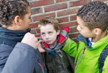 طفلك يتعرض للضرب ؟ إليكِ تعليم الطفل الدفاع عن النفس