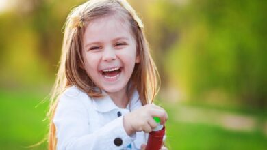 أيهما تفضلين طفل سعيد ام نظافة البيت