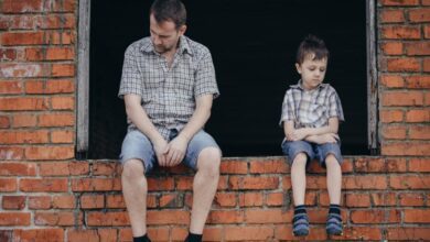 للأسف أصبح التعامل بقسوة مع اطفالنا وبرقة مع الغرباء