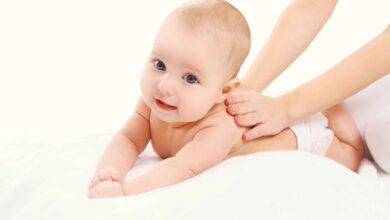 الزغطة عند الرضع أسبابها وطرق التخلص منها