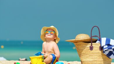 إحتياطات الذهاب الي شاطئ البحر مع اطفالنا