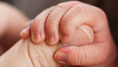 سقوط الاظافر عند الاطفال أسبابها وطرق العلاج