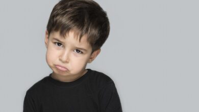 ماذا أفعل عند رفض الطفل تعلم الكلمات بالحضانة