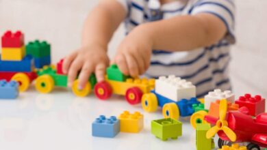 اختيار لعب الاطفال