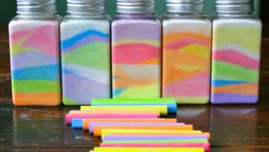 طريقة عمل الرمل الملون بالملح أو الرمل والطباشير