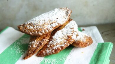 اعملي سمبوسك الشوكولاتة بالموز الرائع بالخطوات مصورة