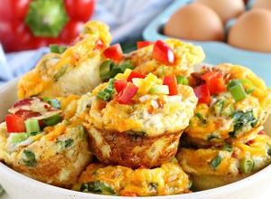 كب كيك البيض والخضروات