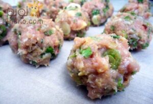 كرات الدجاج بالخضروات