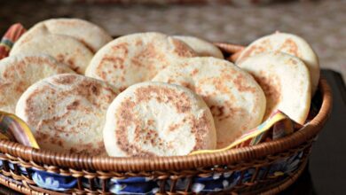 طريقة عمل العيش الشامى بعجينة حلو وحادق للشيف سالي فؤاد