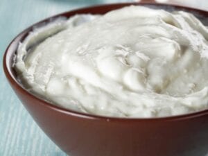 طريقة عمل جبنة سبريد بالزيتون