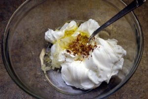 طريقة عمل جبنة سبريد بالزيتون