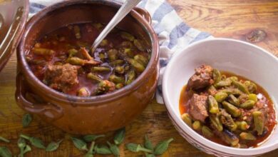 طاجن البامية باللحمة المفرومة و اللحمة القطع