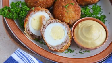 طريقة عمل البيض الاسكتلندي بالصور والخطوات