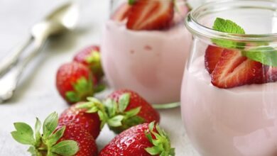 طريقة عمل الزبادي بالفراولة في المنزل