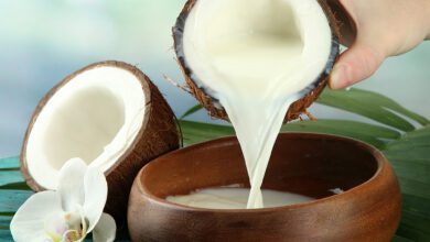 طريقة عمل حليب جوز الهند بالمنزل ووصفات شهيه بأستخدامه